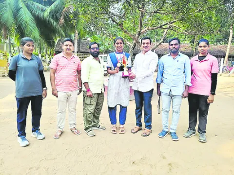 జాతీయ బాస్కెట్‌బాల్‌ పోటీలకు ఛరిష్మా 