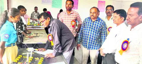 ప్రారంభమైన బాల వైజ్ఞానిక ప్రదర్శన