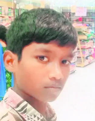 రోడ్డు ప్రమాదంలో బాలుడు మృతి