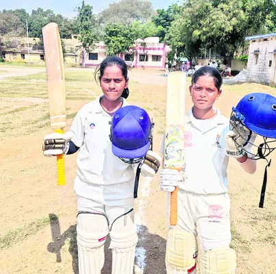 పాలమూరు బాలికల జట్టు శుభారంభం 