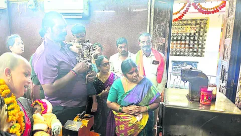 బాసరలో సినీ నటుడి పూజలు
