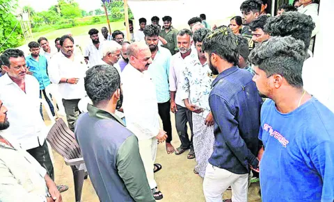రైతులను నిలువునా దగా చేసి ఇప్పుడు మీకోసం 