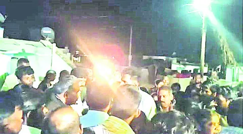 పెళ్లిలో జగనన్న పాట.. వద్దన్న పోలీసులపై ప్రజల ఆగ్రహం