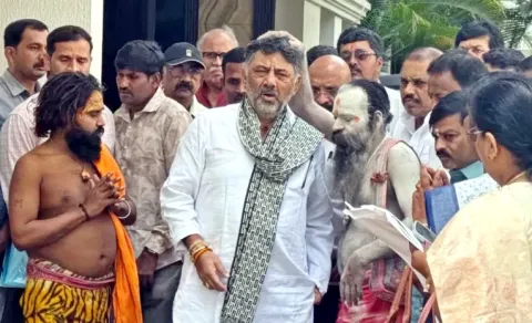 Naga Sadhu Blesses DK Shivakumar