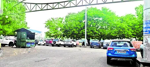 ముడుపులతో జల్సా..