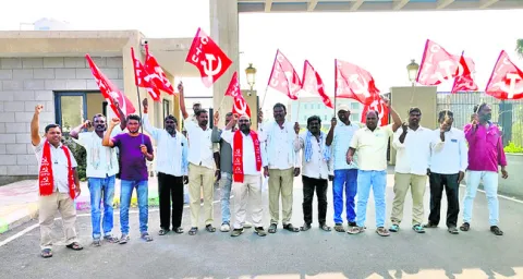 వెల్ఫేర్‌ బోర్డు ద్వారా పథకాలు అందించాలి