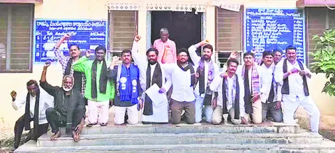 రిజర్వేషన్లను  పునఃపరిశీలించాలి