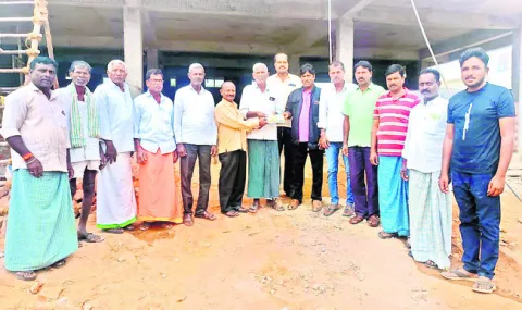 అనాథ పిల్లలకు చేయూత