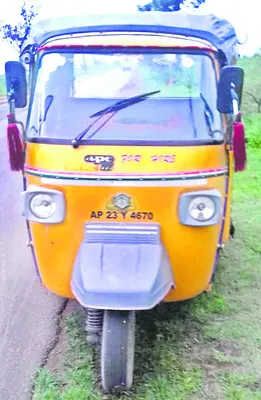 తాళం వేసిన ఇంట్లో భారీ చోరీ