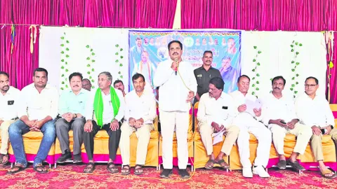 అధికారులు నిర్లక్ష్య వైఖరి వీడాలి 