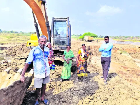 రిజర్వాయర్‌ పనుల అడ్డగింత 