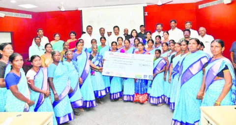 మహిళల గౌరవాన్ని పెంచుతున్నాం: యెన్నం