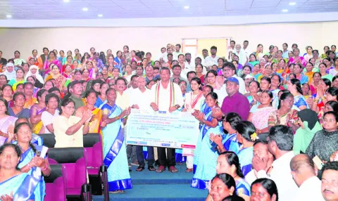 మహిళా సాధికారతతోనే అభివృద్ధి