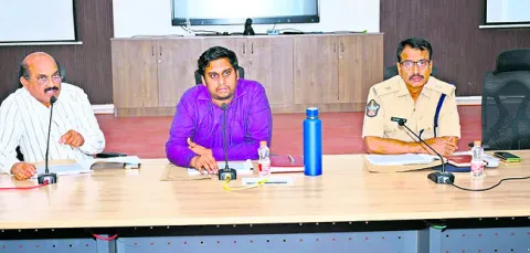 సమగ్ర చర్యలతో  రోడ్డు ప్రమాదాల నివారణ 
