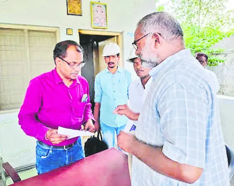 ఫిర్యాదులు చేసినా పట్టించుకోని అధికారులు... 
