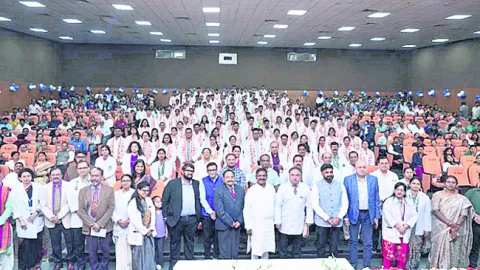 నూతన విద్యార్థులకు స్వాగతం