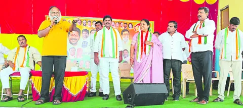 కాంగ్రెస్‌ అభ్యర్థులనే గెలిపించాలి 