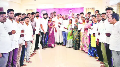 భూములు లాక్కోవడం తప్ప అభివృద్ధి శూన్యం