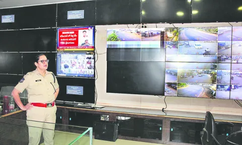 విధుల్లో అలసత్వం వద్దు 
