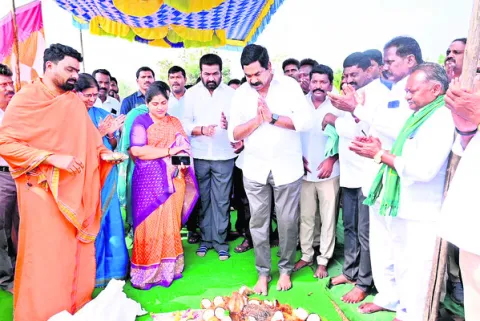 విద్య, వైద్యరంగంపై ప్రత్యేక శ్రద్ధ