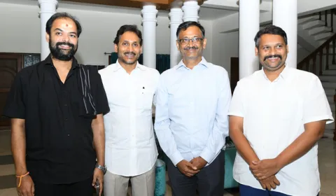 ‘విజయ’ దరహాసం