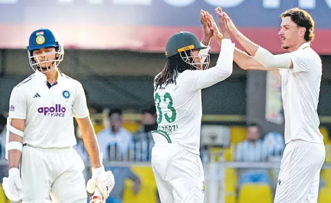 India heading for defeat in second Test4