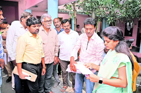 నామినేషన్ల స్వీకరణకు ఏర్పాట్లు