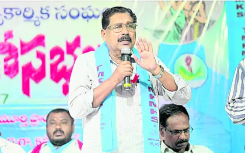జీవన ప్రమాణాలు మెరుగుపర్చాలి 