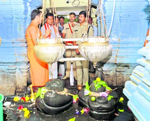 ప్రతీ ఒక్కరు ఎన్నికల కోడ్‌ పాటించాలి