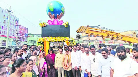నిడదవోలు మున్సిపాలిటీ అభివృద్ధికి కృషి 