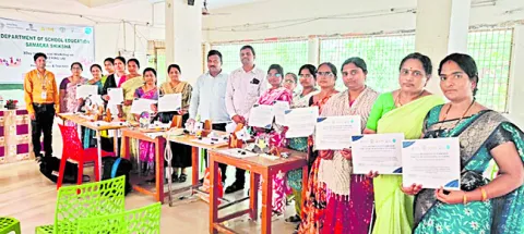 విద్యార్థులను తీర్చిదిద్దడానికి టింకరింగ్‌ ల్యాబ్స్‌ దో