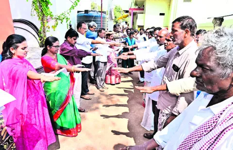 ప్రతి ఒక్కరూ రాజ్యాంగానికి కట్టుబడి ఉండాలి