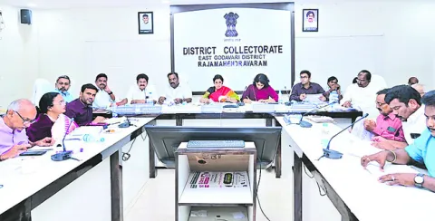 సాగునీటి ప్రణాళికలపై సమీక్ష 