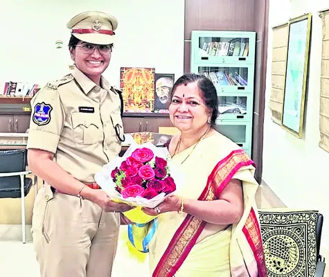 రాజ్యాంగ స్ఫూర్తితోనే సమర్థ సేవలు 