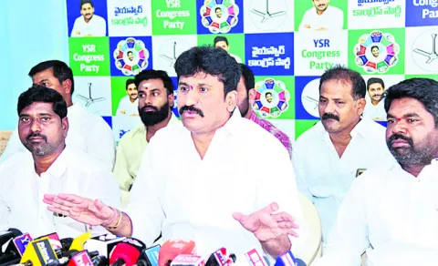 సేవాభావంతో పని చేసిన ‘రాక్రీట్‌’పై నిందలా? 