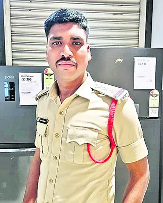 బెదిరించి.. బుక్కయ్యాడు!