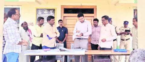 నామినేషన్ల ప్రక్రియ సజావుగా నిర్వహించాలి 