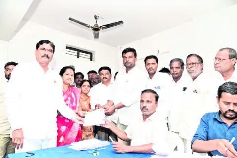 సర్పంచ్‌ 441.. వార్డులు 174 