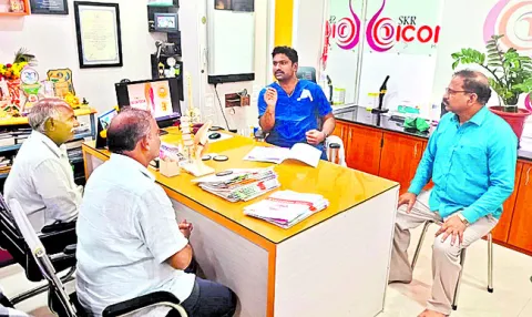 ‘కొమ్మోజీ’కి స్వల్ప గాయాలు