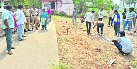 గృహ నిర్మాణ పనుల అడ్డగింపు