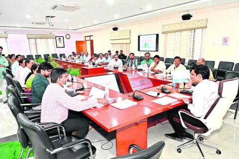 నాసిరకం మెటీరియల్‌ వాడొద్దు 