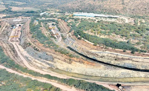 Golmaal in Veligonda Project Feeder Canal Lining and Retaining Wall Tenders