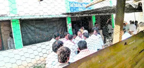 టీడీపీ నాయకుల ‘పైసా’చికం