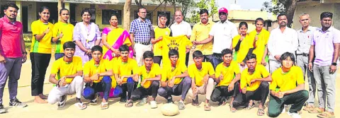 సాంకేతిక పరిజ్ఞానం అవసరం 
