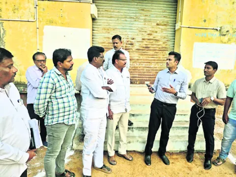 ఈవీఎంల భద్రతపై  ప్రత్యేక నిఘా : కలెక్టర్‌ 