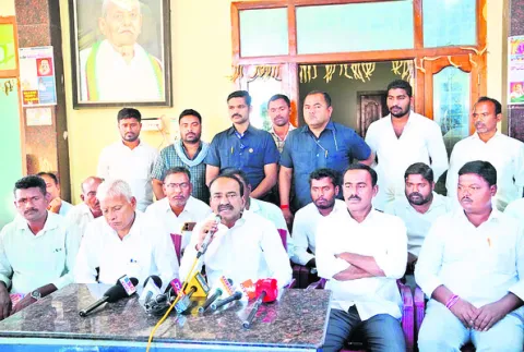 కాంగ్రెస్‌ను బొందపెట్టడానికి బీసీలంతా సిద్ధం 