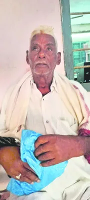 ●  కార్డు లేదంటారు..    కనికరించరు