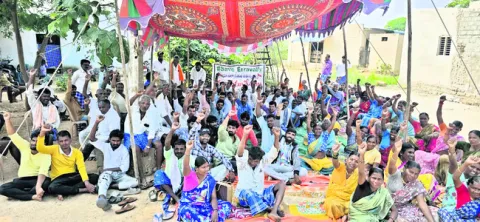 పంచాయతీ ఎన్నికలు బహిష్కరిస్తాం 
