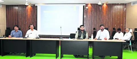 అధికారులు అప్రమత్తంగా ఉండాలి