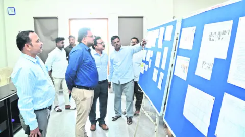 సామాజిక మాధ్యమాల్లో ప్రచారంపై నిఘా 